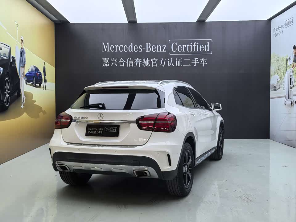 Mercedes-Benz GLA Mercedes-Benz GLA