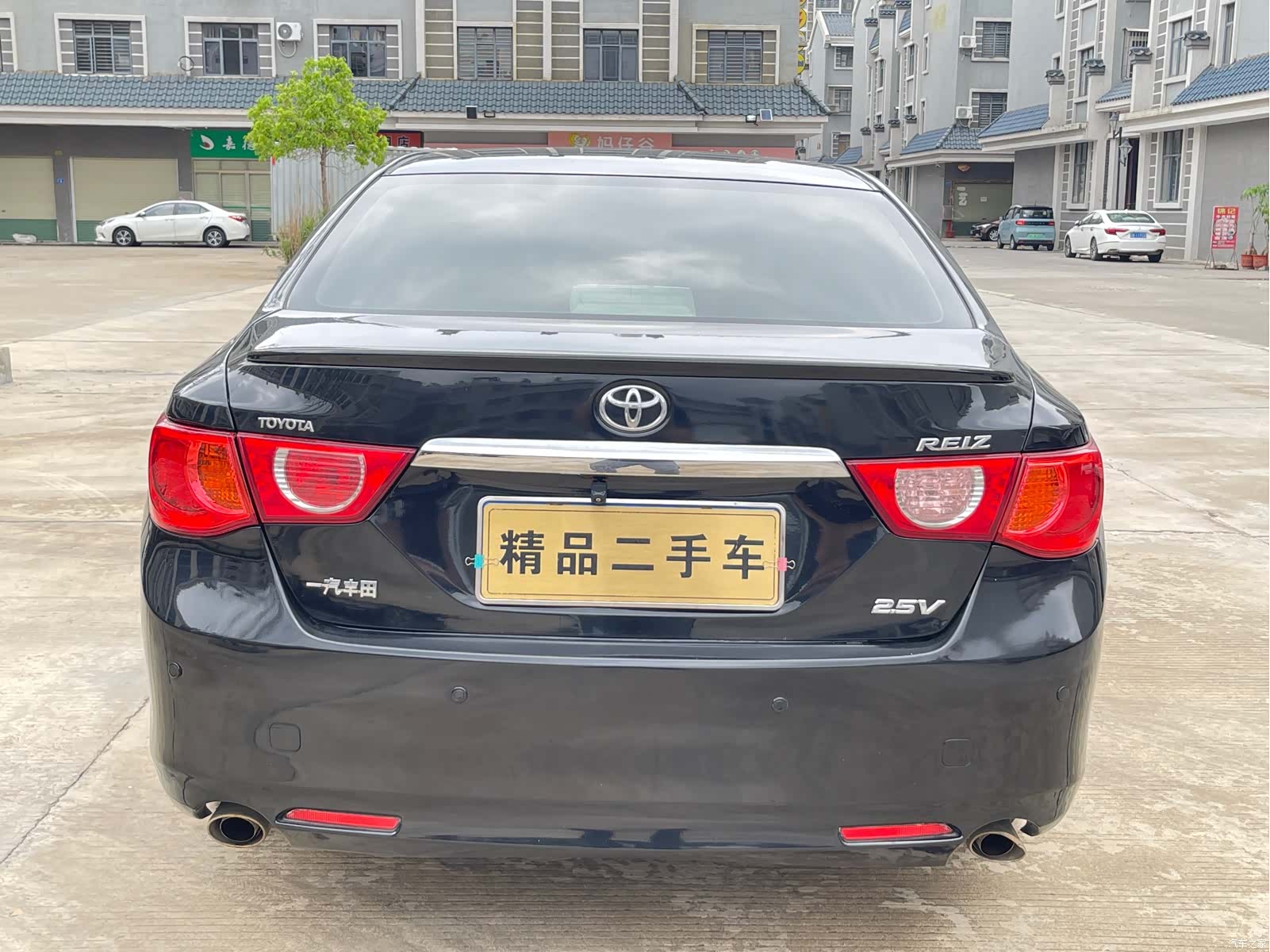 Toyota 2.5V, 2013 6