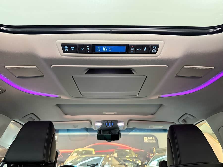 Toyota Vellfire 2023, фото 14