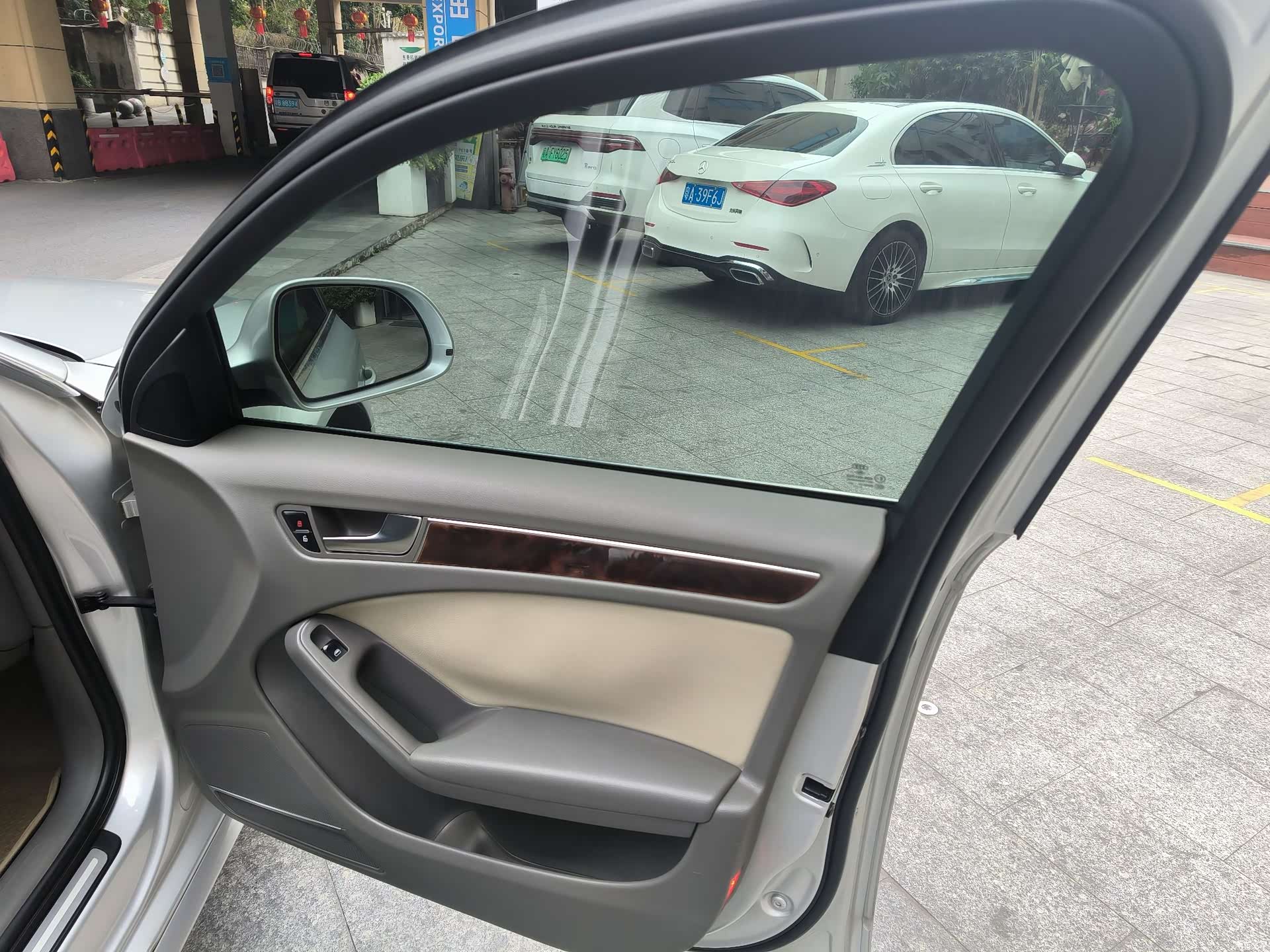 Audi A4L, 2010 15