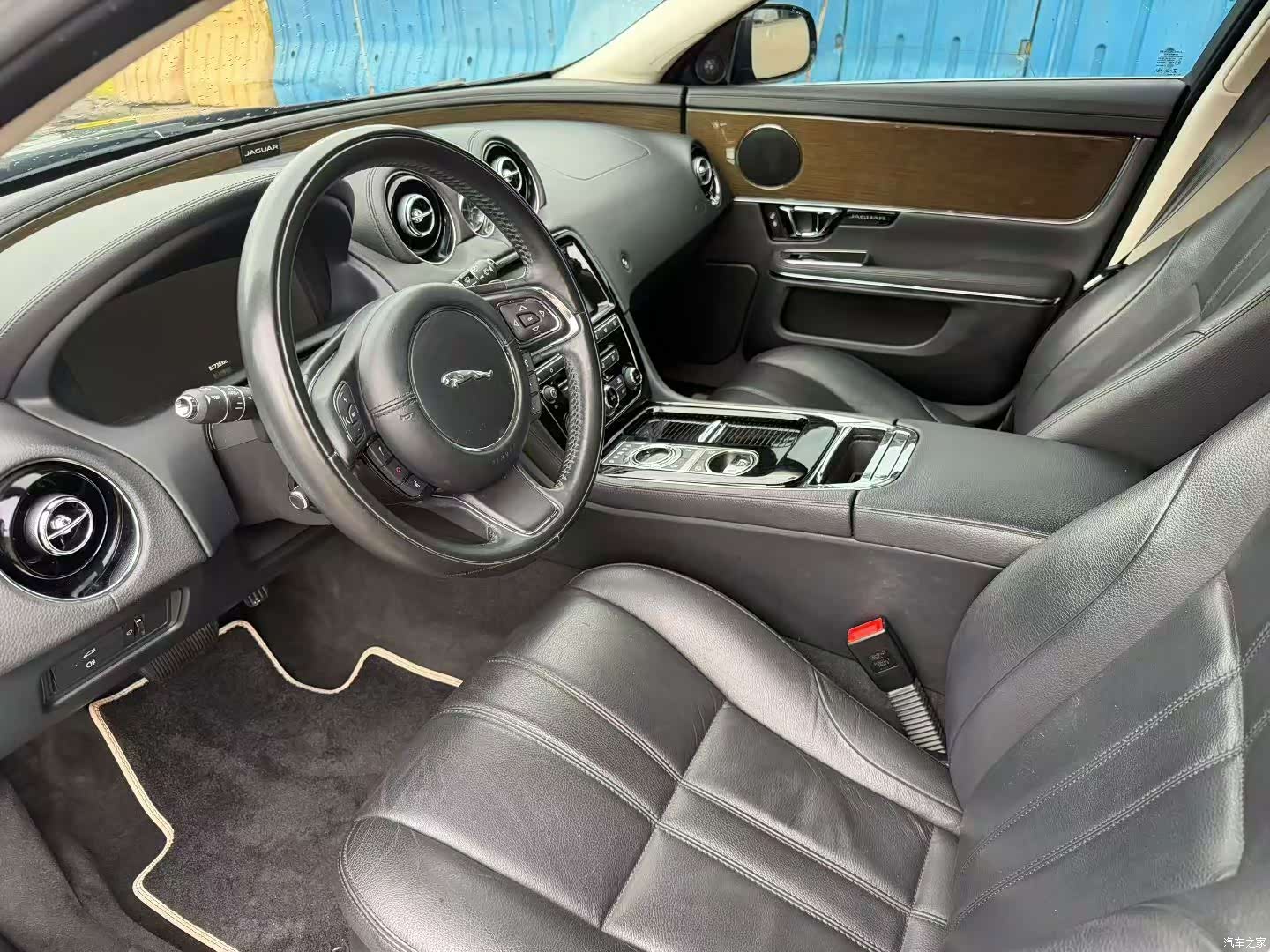 Jaguar XJ, 2018 4