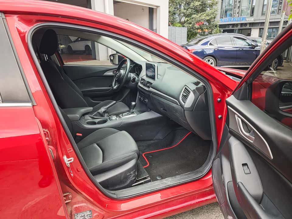 Mazda 3 Angkesaila