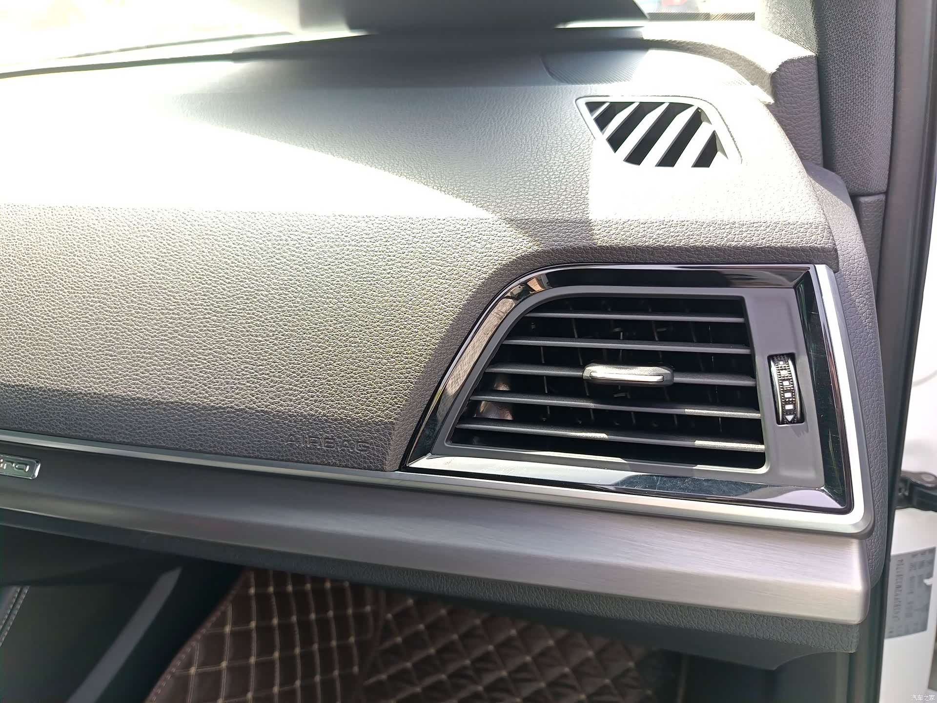 Audi Q5L, 2021 11