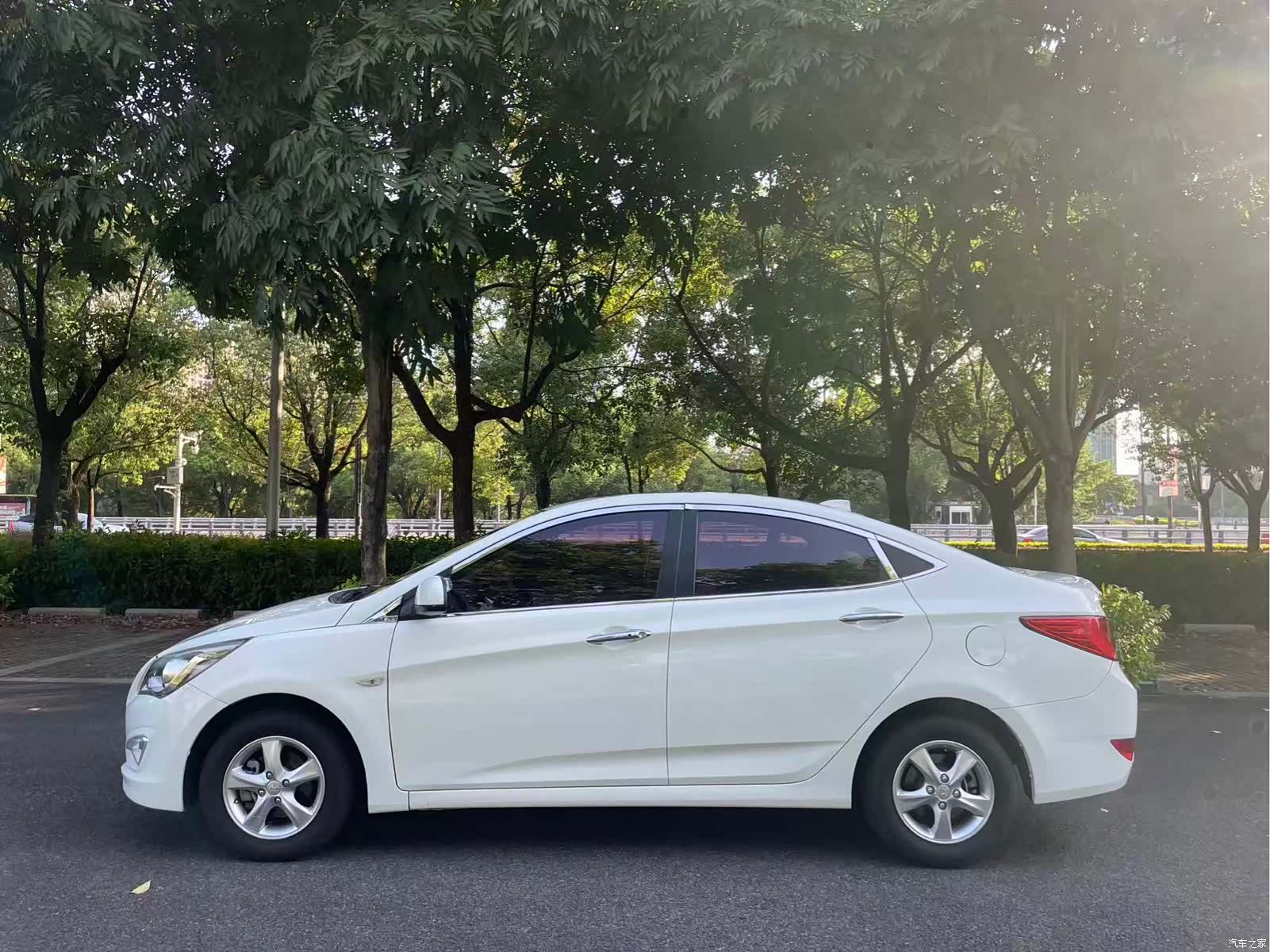 Hyundai GLS, 2016 10