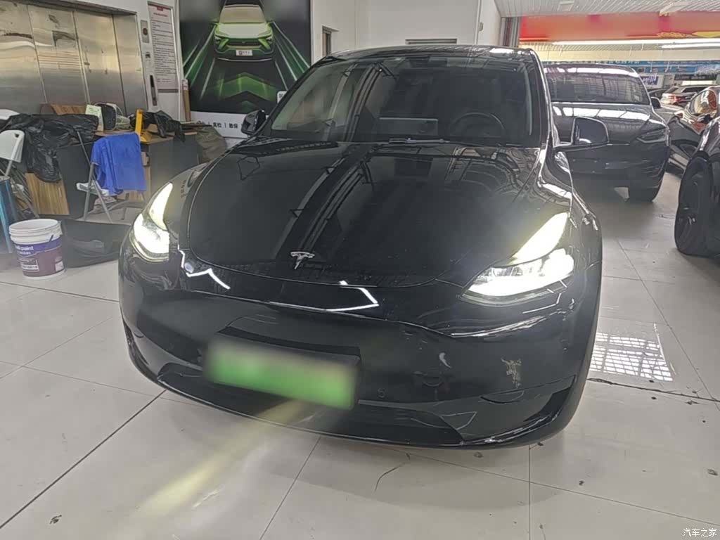 Tesla Model Y, 2023 3