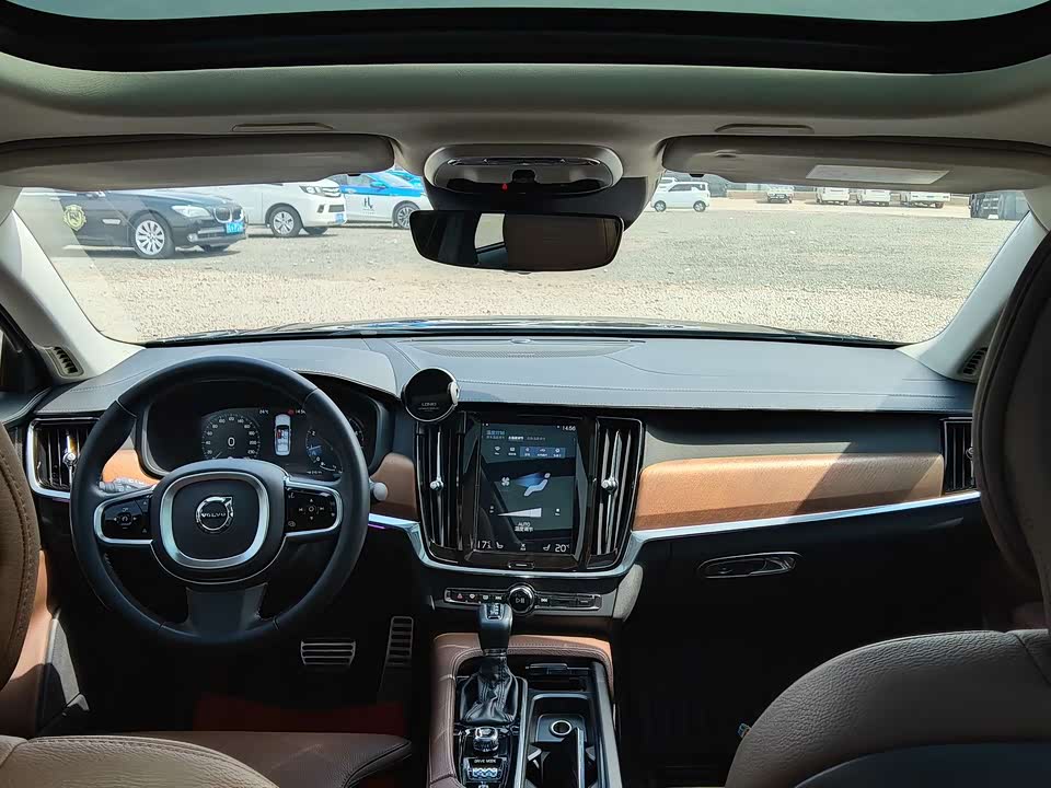 Volvo S90