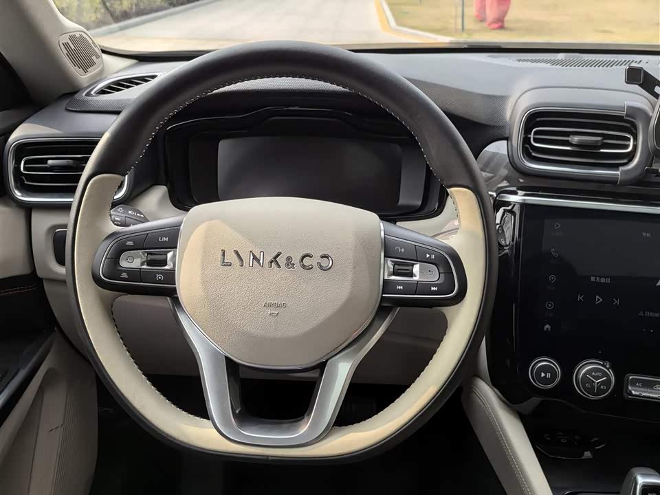 Lynk & Co 02 New energy
