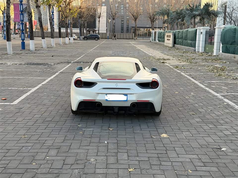 Ferrari 488