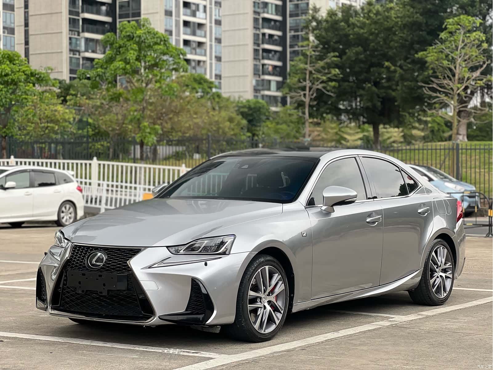 Lexus IS
