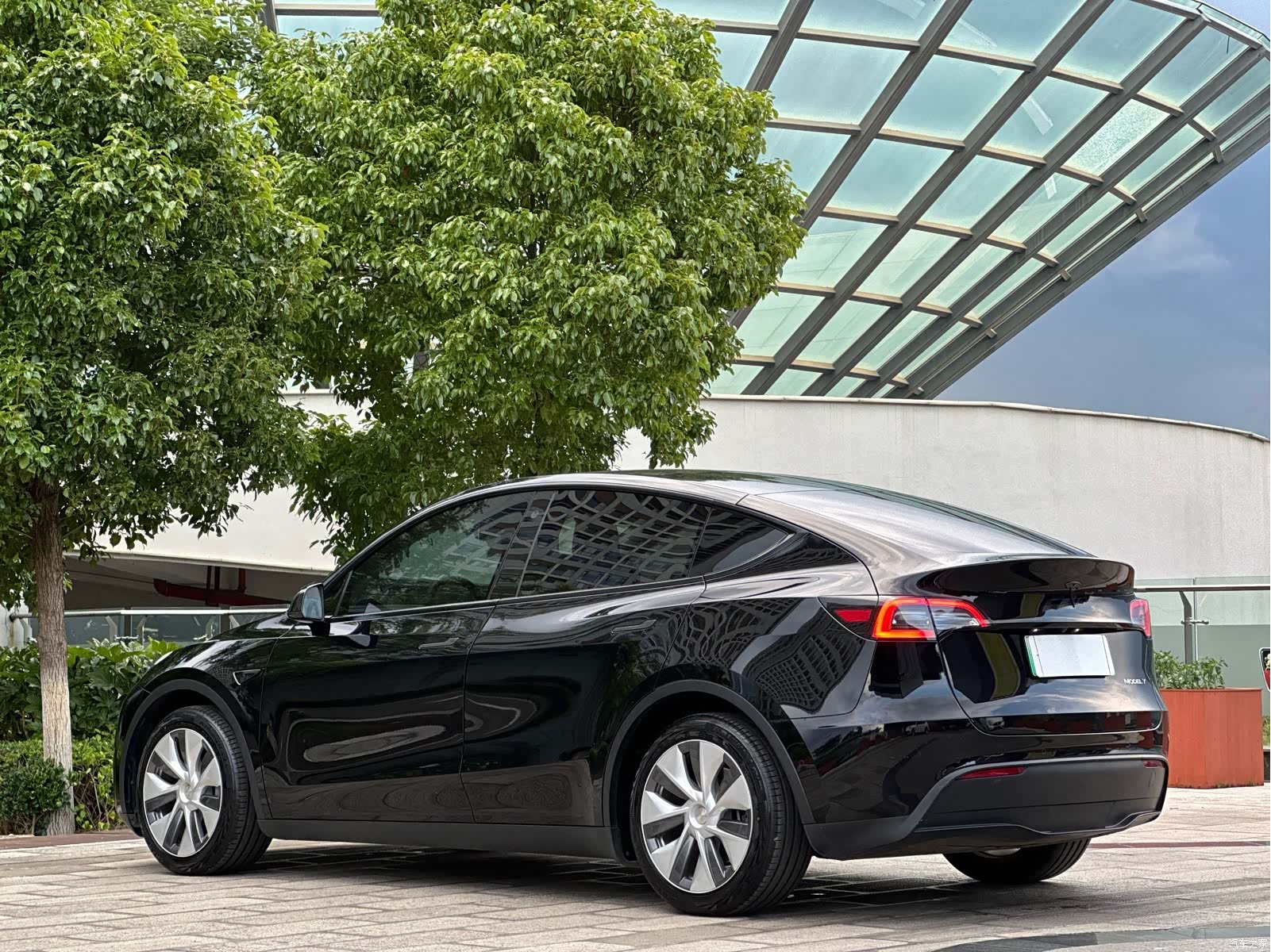 Tesla Model Y, 2022 все фото