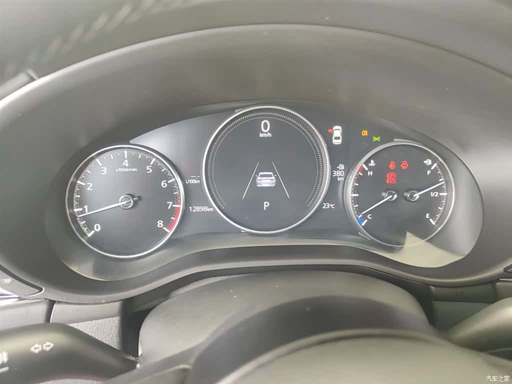 Mazda Mazda3, 2025 12