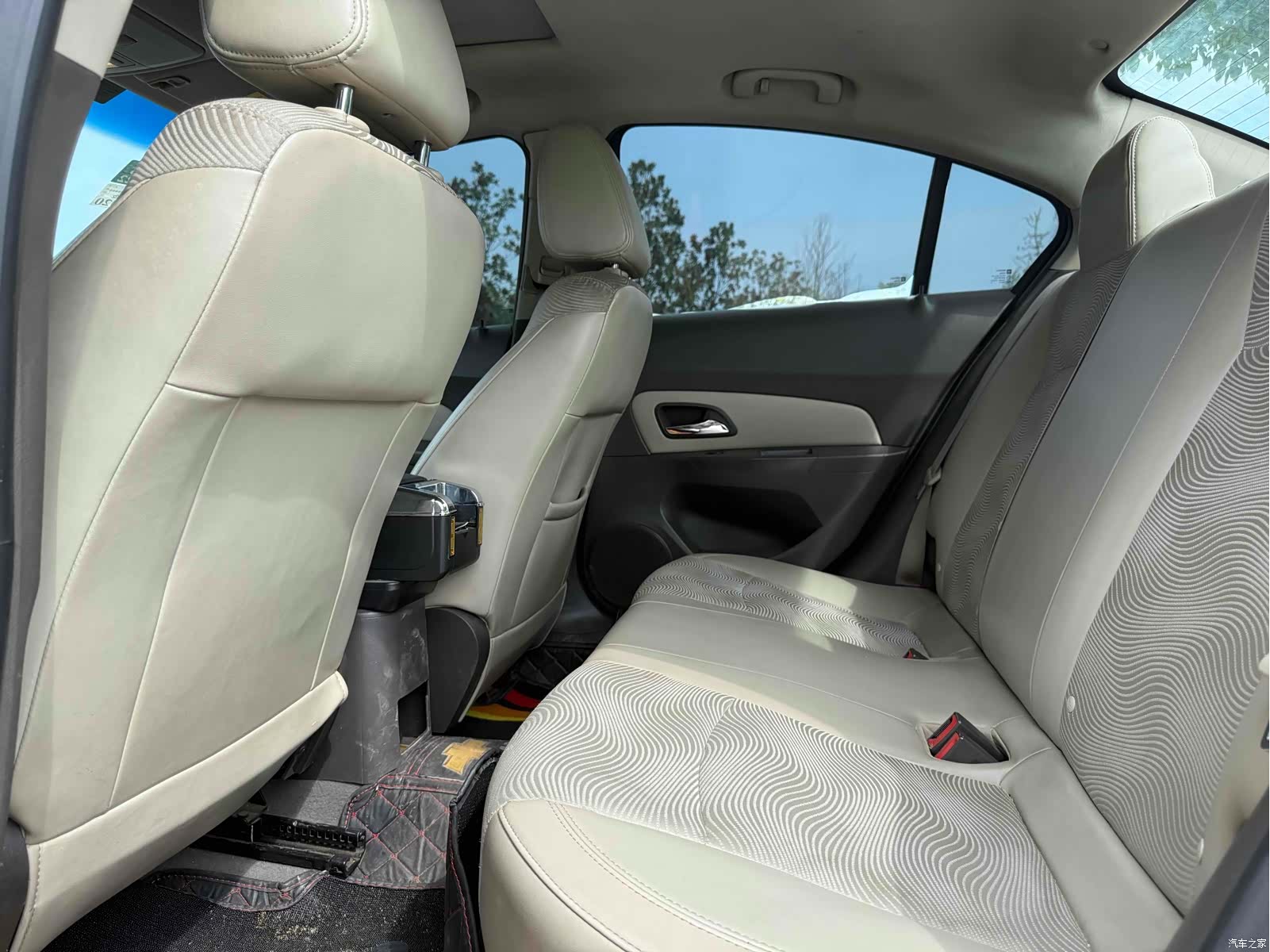 Chevrolet SE, 2016 13