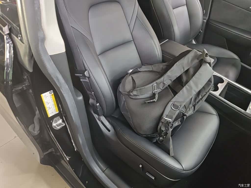 Tesla Model Y, 2022 25