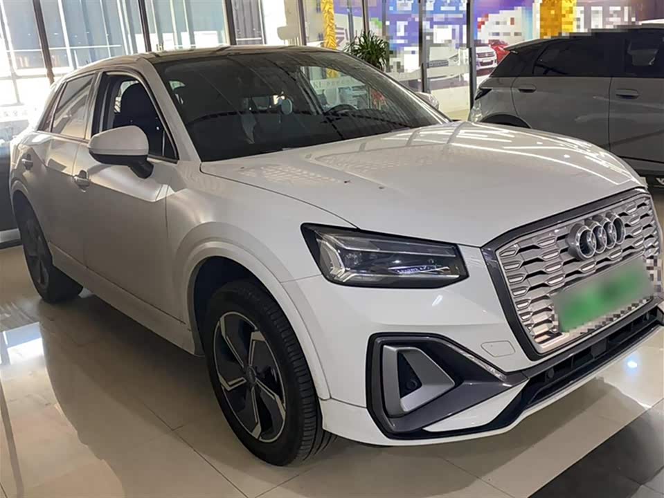 Audi Q2L