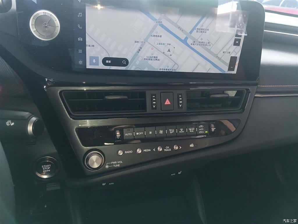 Lexus ES, 2023 13