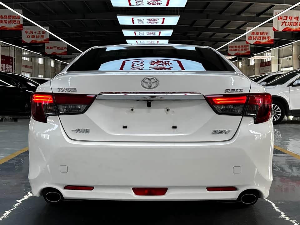 Toyota Reiz Toyota Reiz