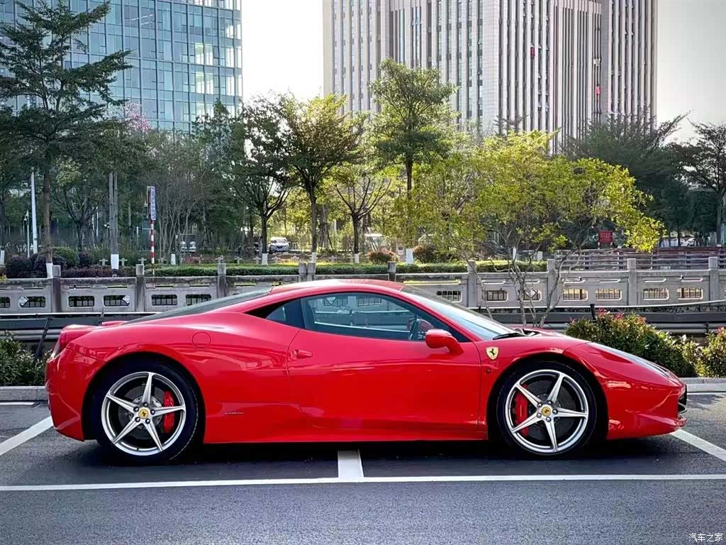 Ferrari 458, 2014 4