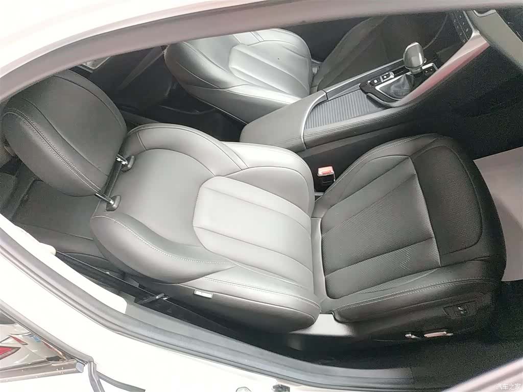 DongFeng AX7, 2019 25