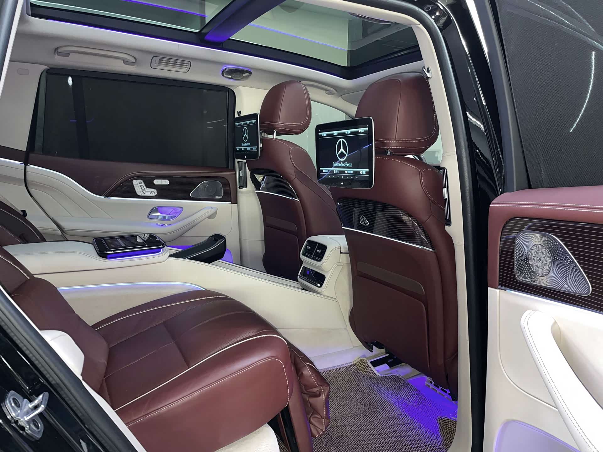 Maybach GLS, 2022 22