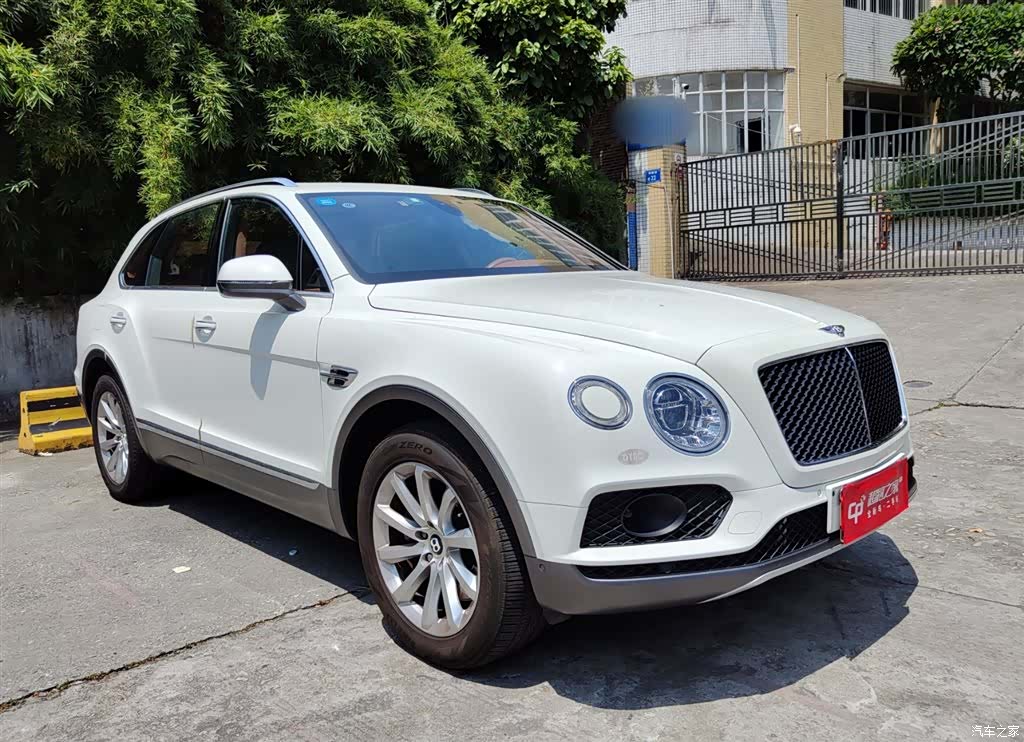 Bentley Bentayga, 2019 3