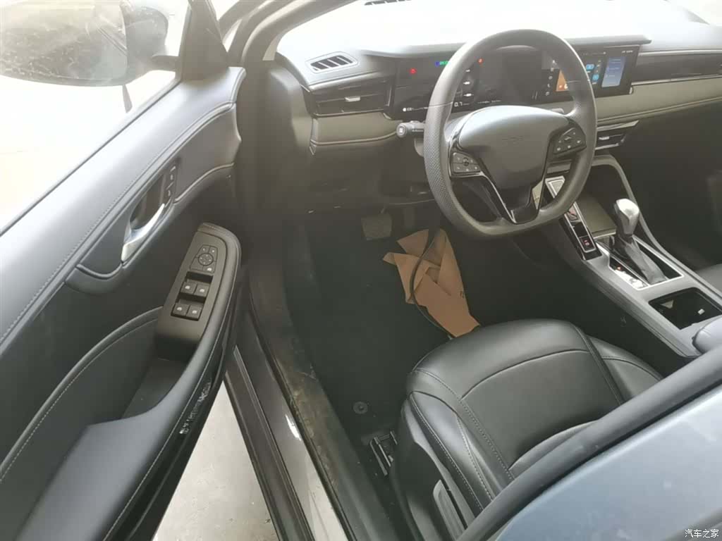 Roewe i5, 2025 16
