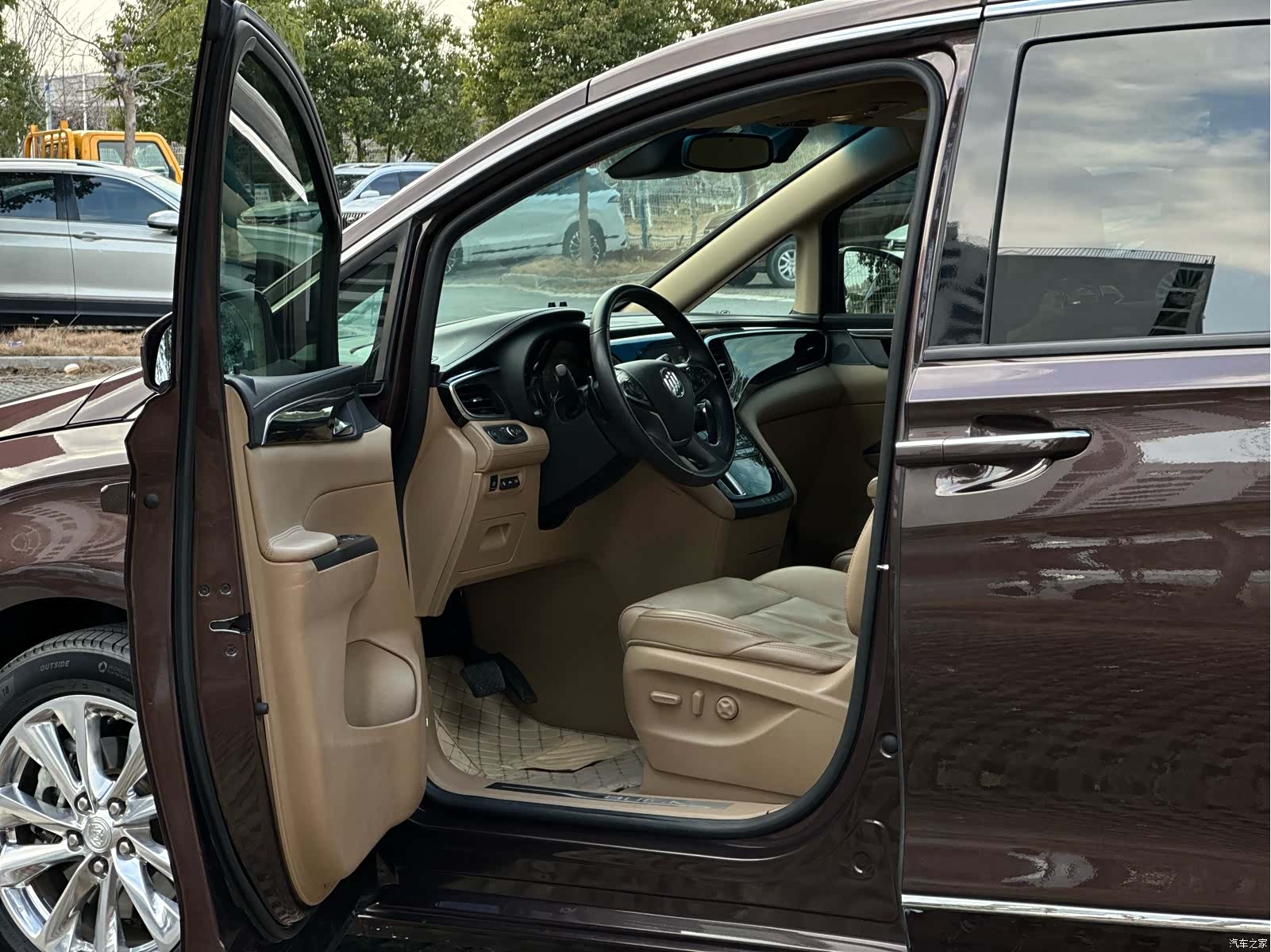 Buick GL8, 2017 все фото