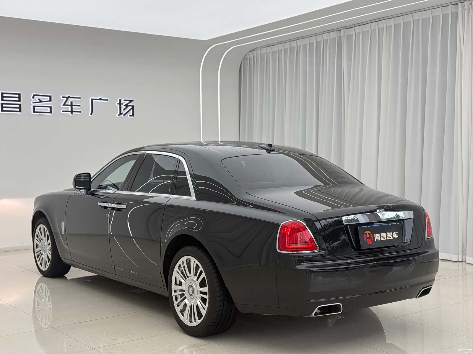 Rolls-Royce Ghost, 2011 7