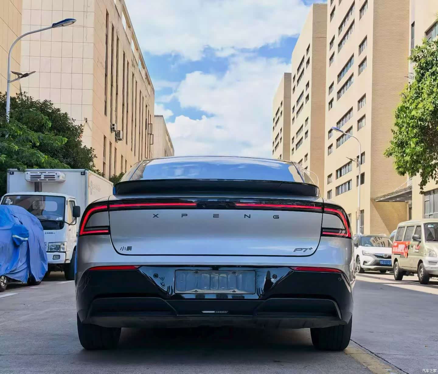 Xpeng P7, 2025 все фото