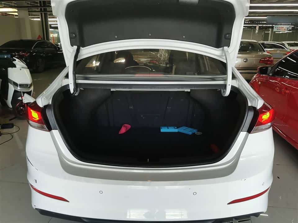 Hyundai Lead