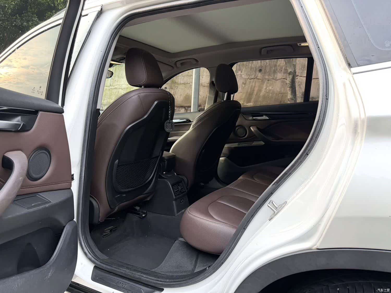 BMW X1, 2020 все фото