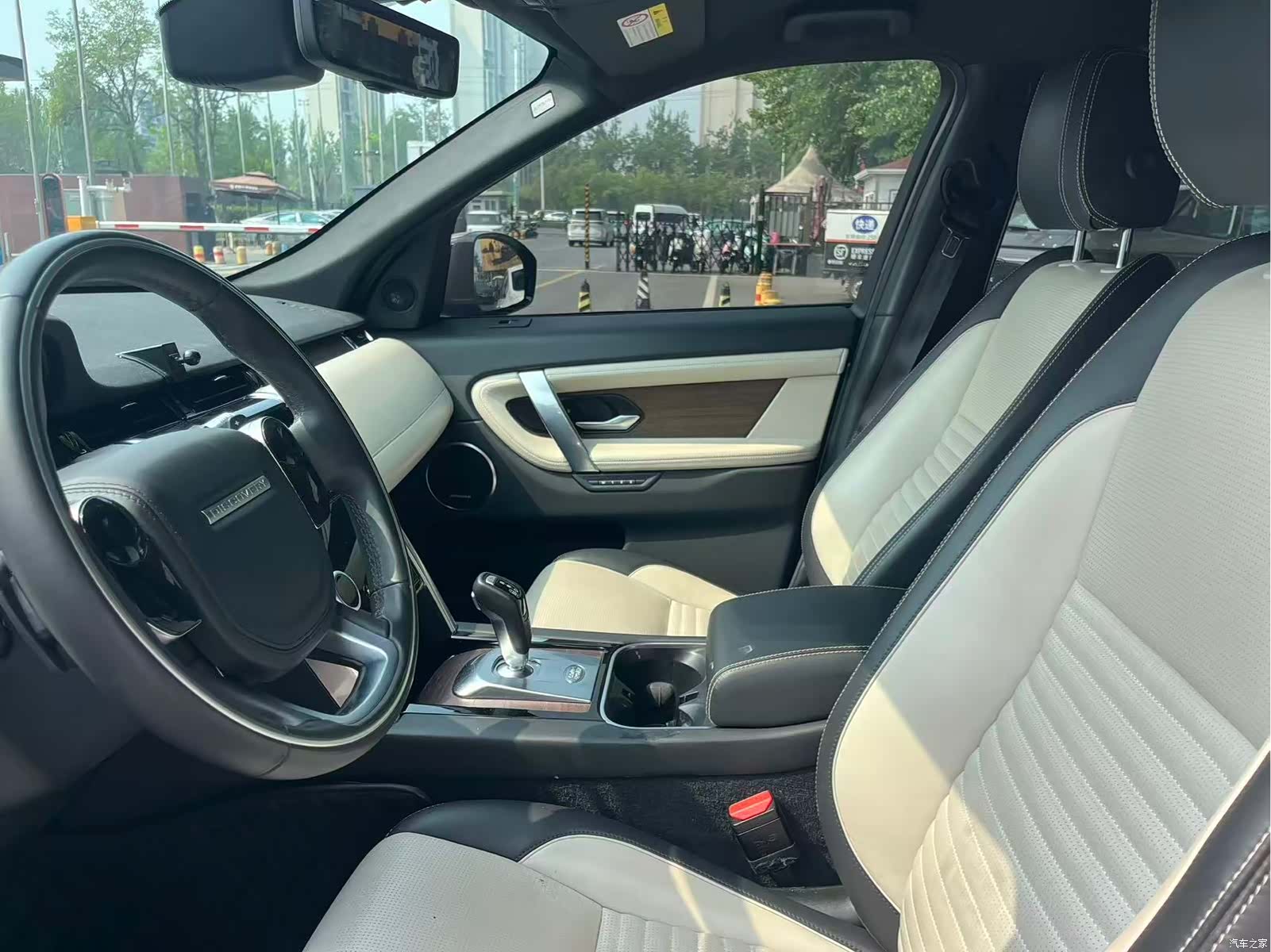 Land Rover Discovery, 2021 4