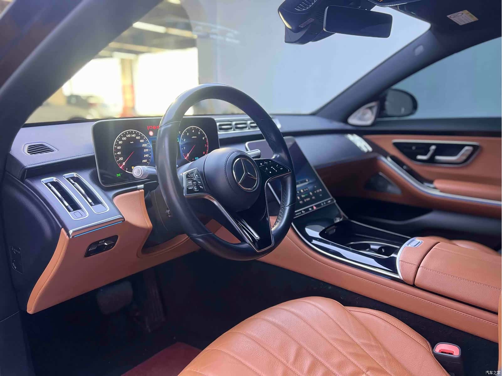 Mercedes-Benz S-Class, 2022 4
