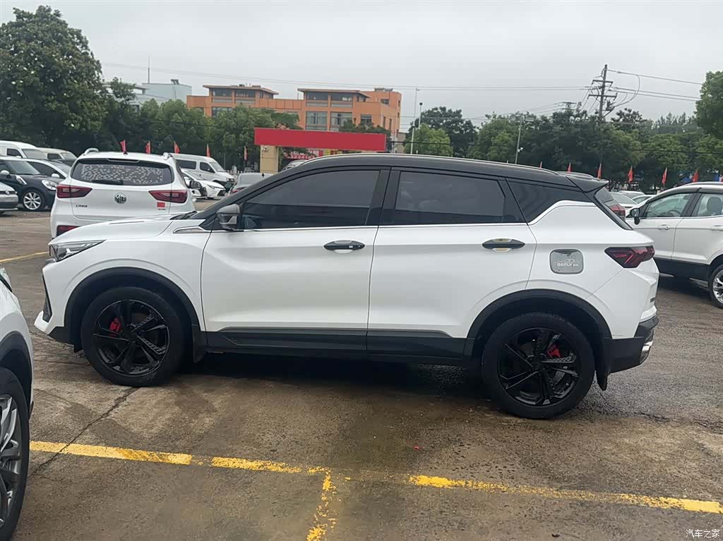 Geely Coolray, 2022 6