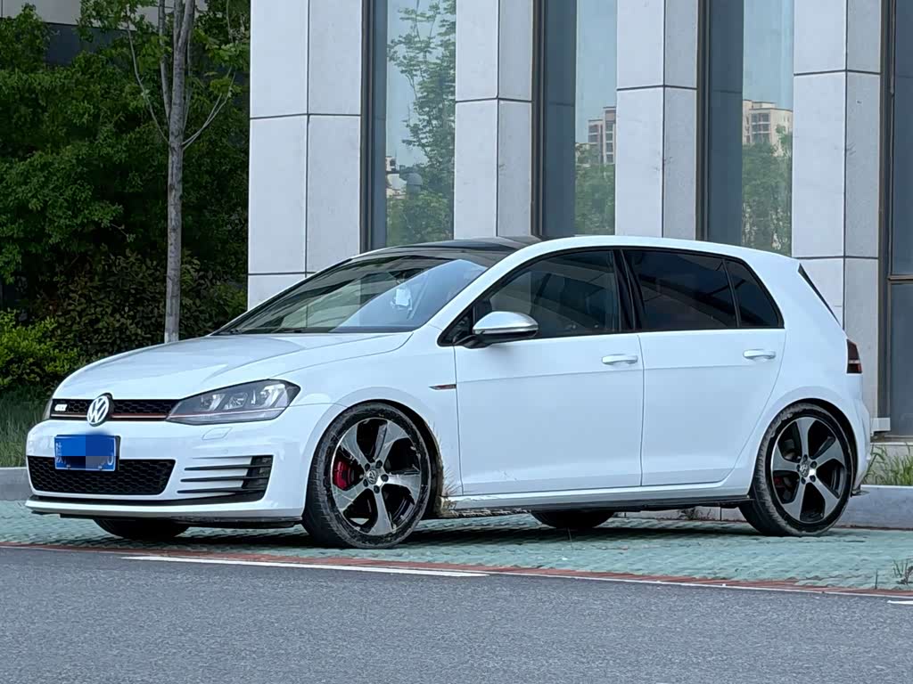 Volkswagen Golf GTI