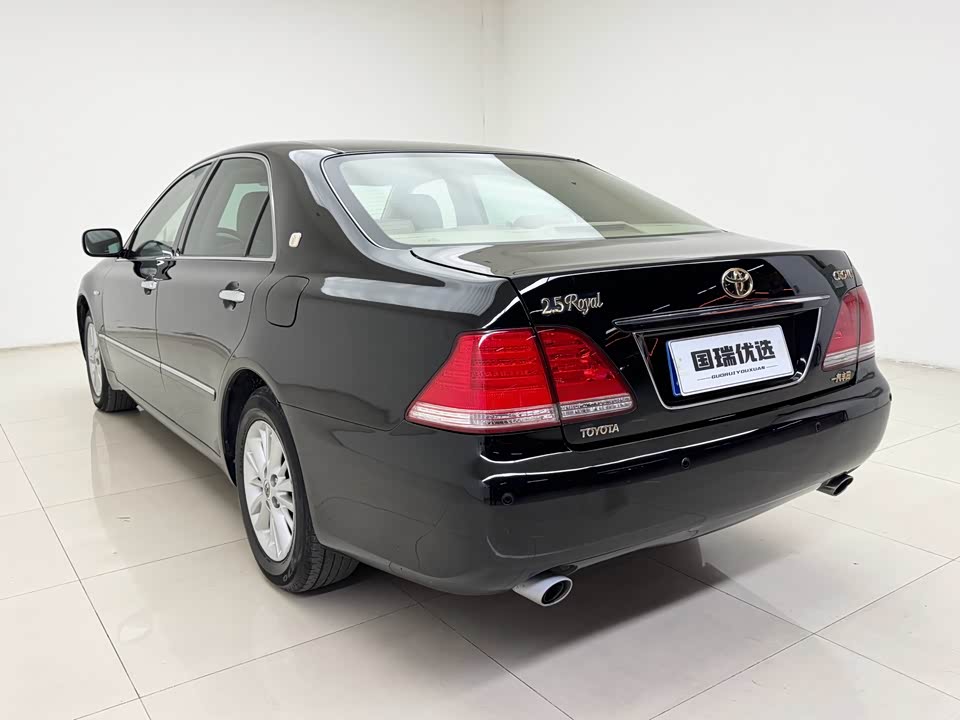 Toyota crown