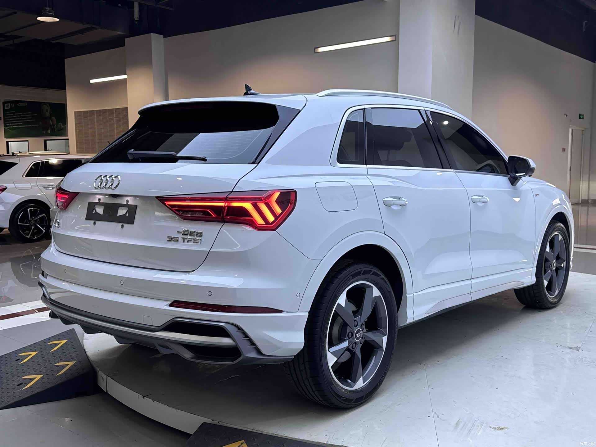 Audi Q3, 2022 8