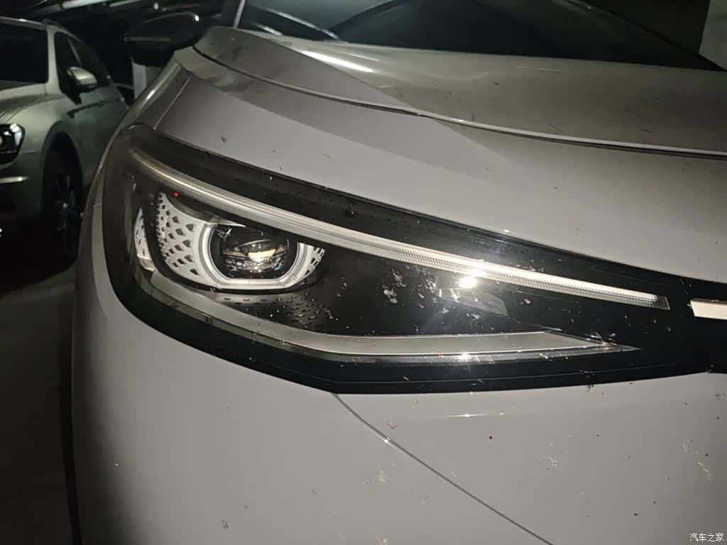 Volkswagen ID.4, 2024 7