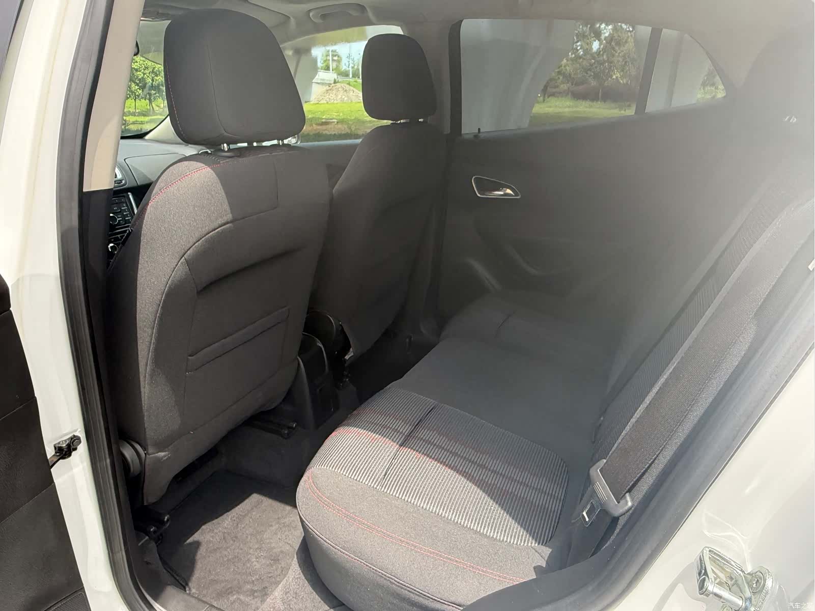 Buick Encore, 2015 10
