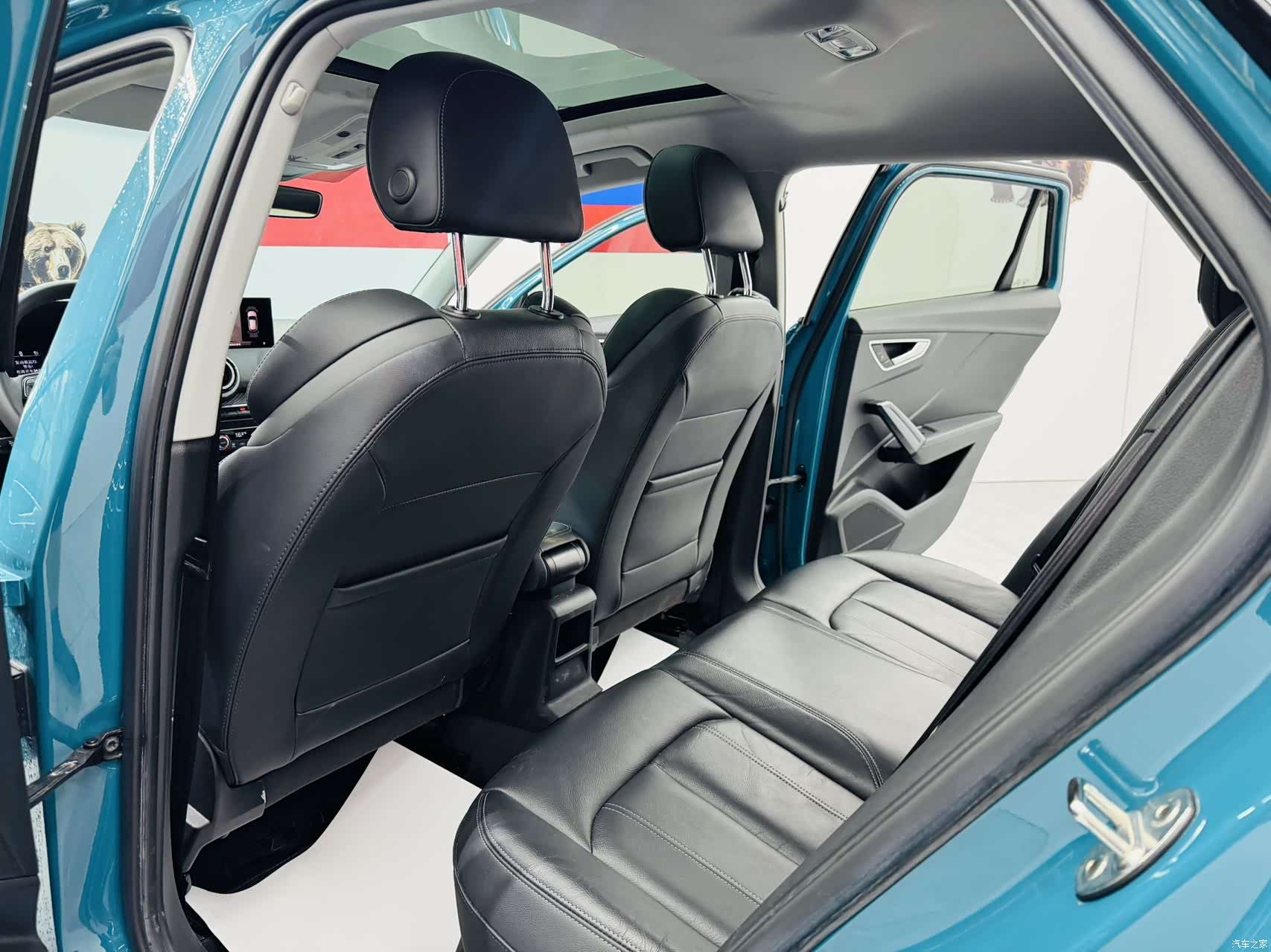 Audi Q2L, 2022 все фото