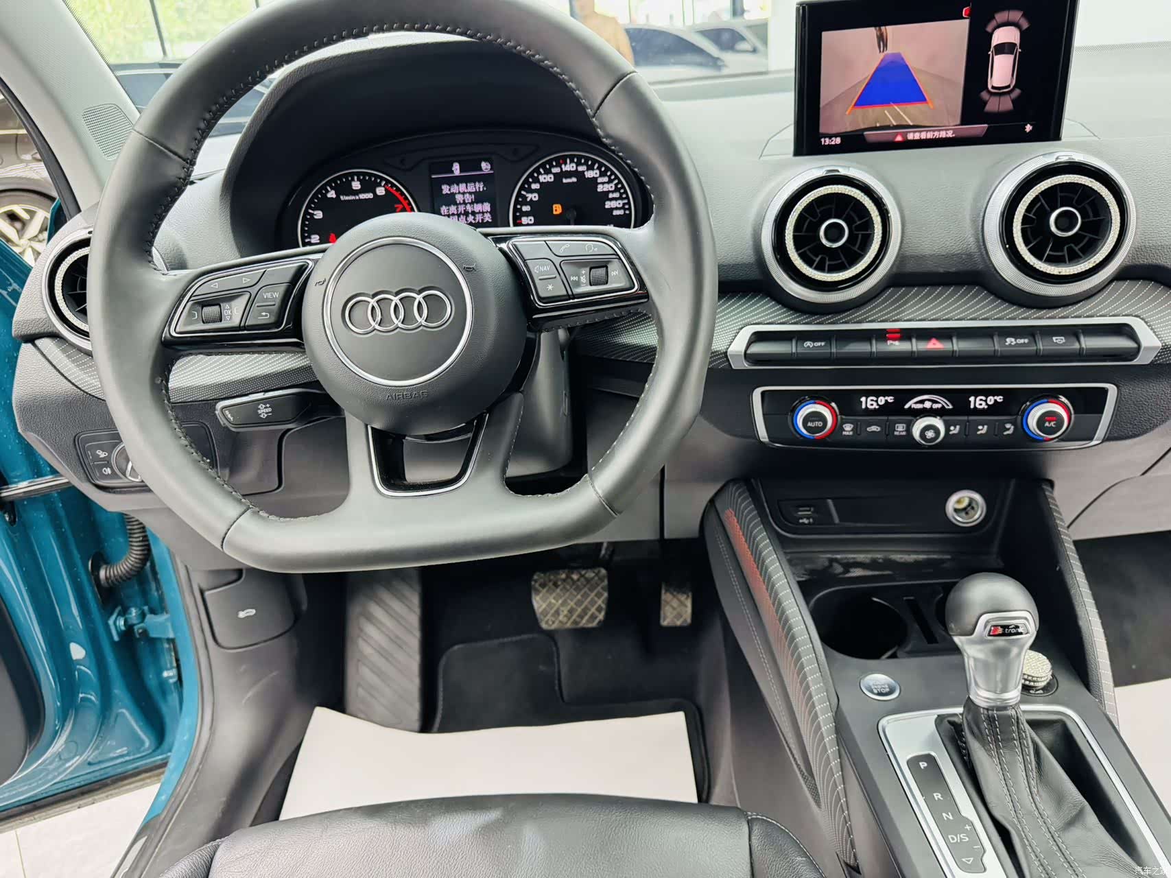 Audi Q2L, 2022 6