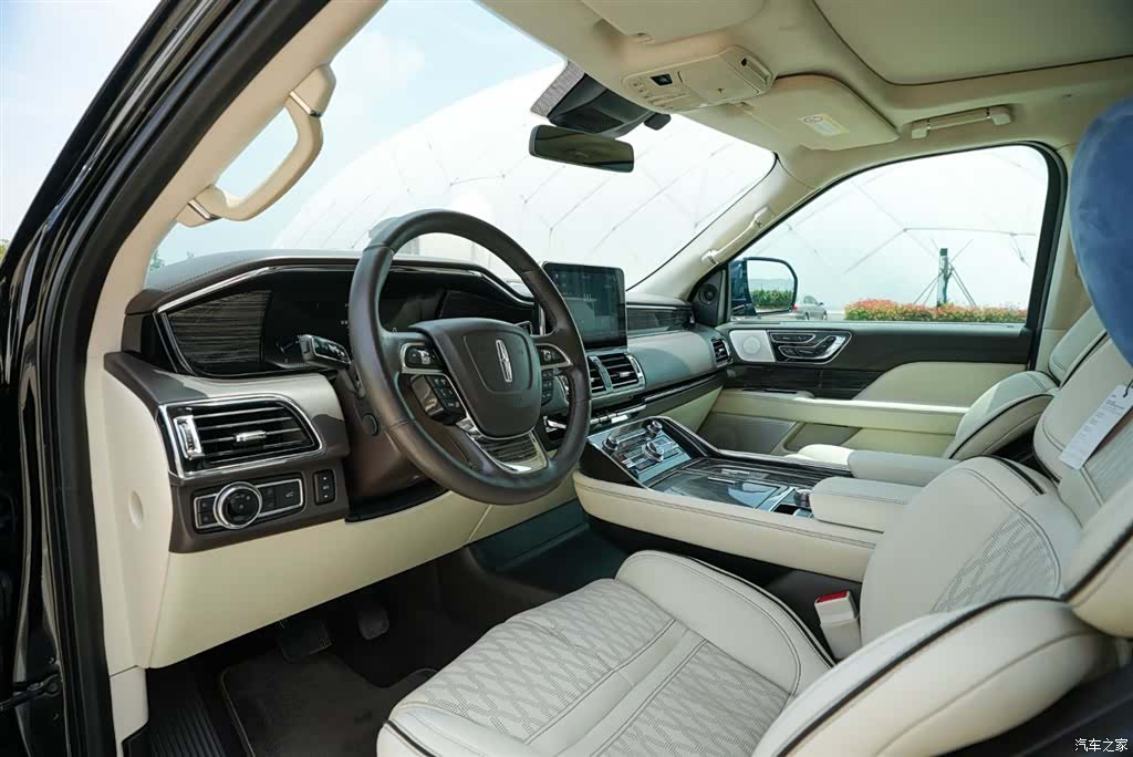 Lincoln Navigator, 2018 4