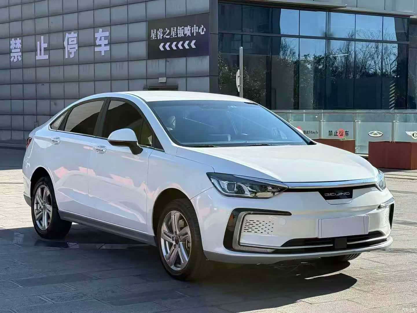 BAIC EU5, 2023 3