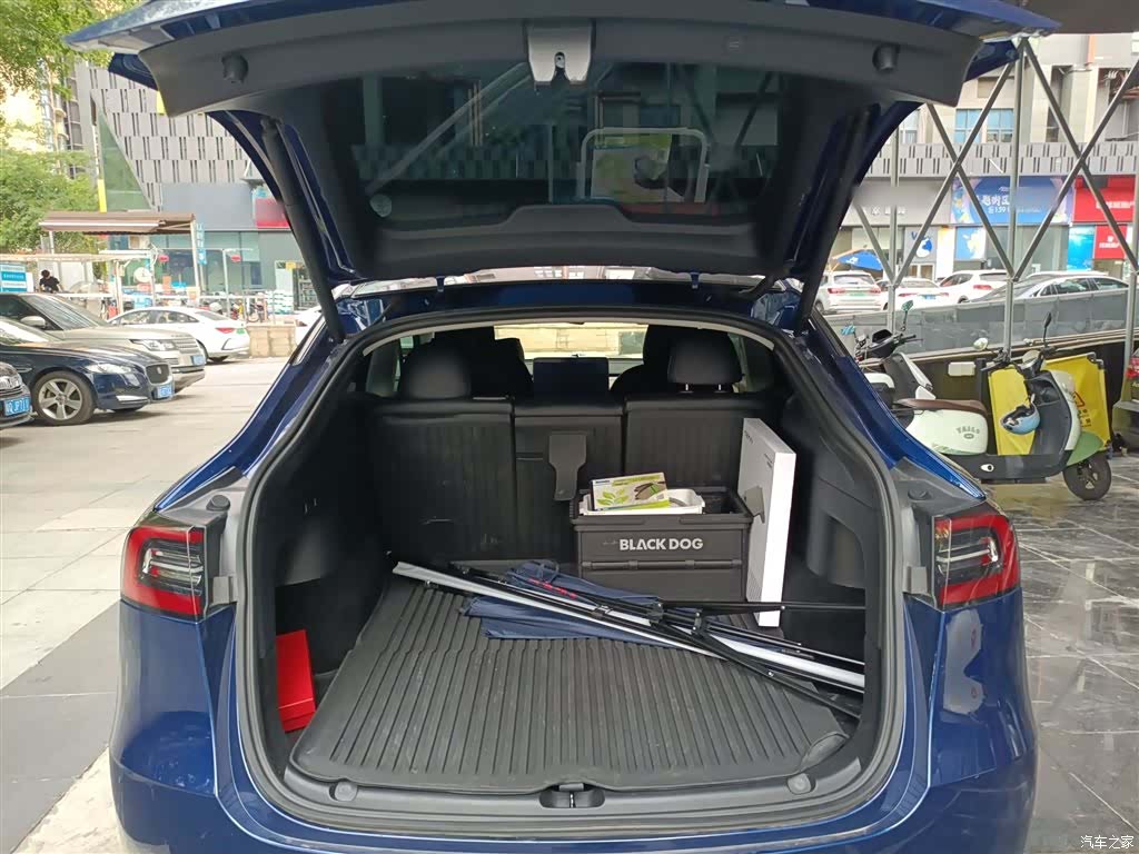 Tesla Model Y, 2022 15