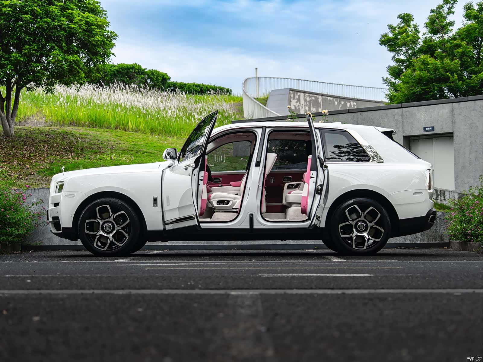 Rolls-Royce Cullinan, 2025 все фото