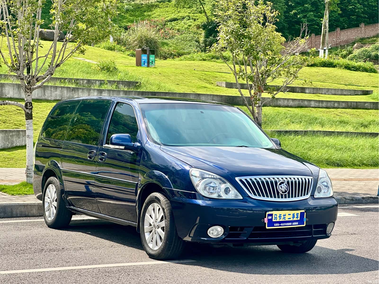 Buick GL8, 2011 3