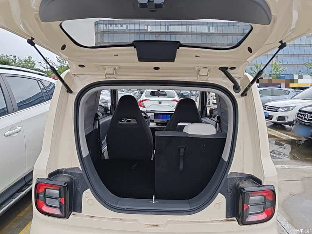 Geely Panda, 2025 19