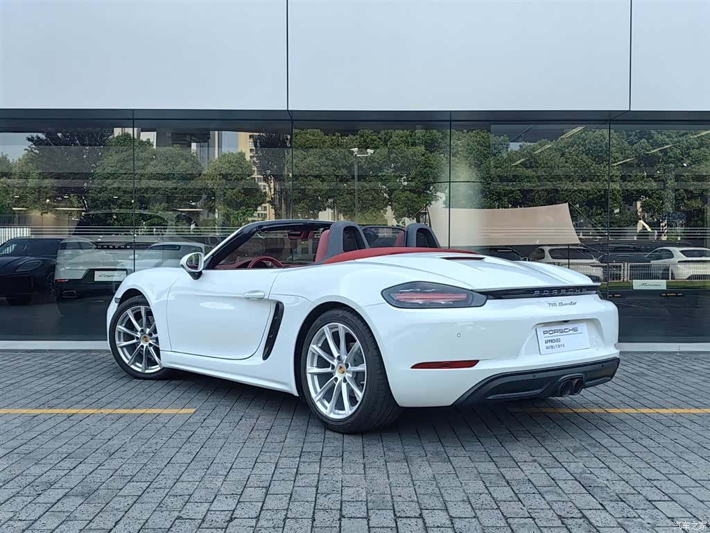 Porsche Boxster, 2023 3