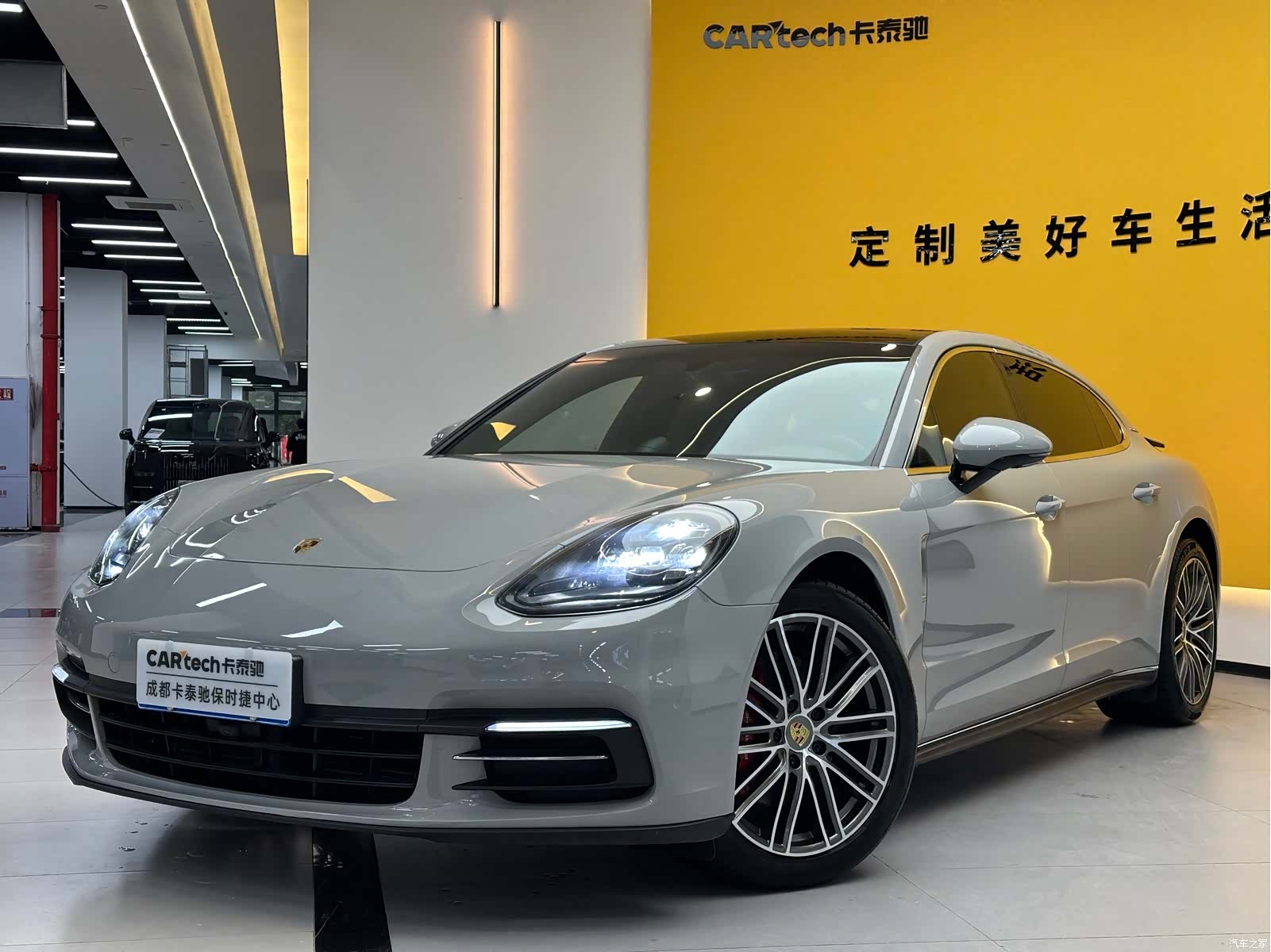Porsche Panamera, 2018 1