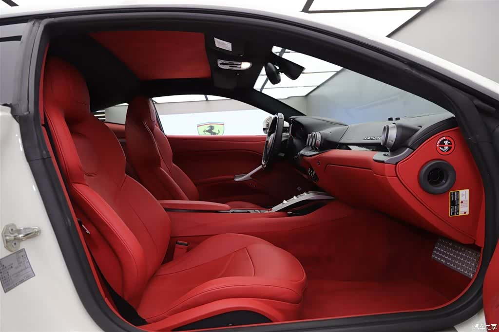 Ferrari F12ber, 2016 7