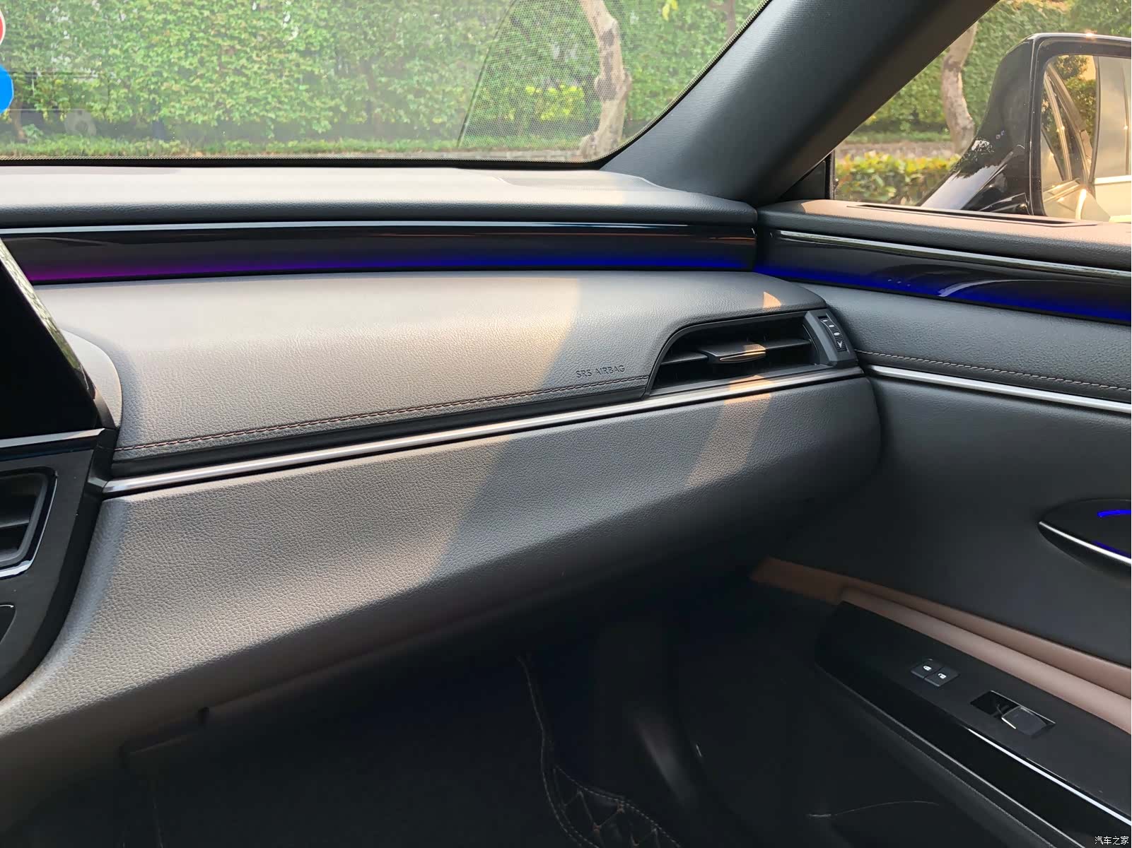 Lexus ES, 2022 16